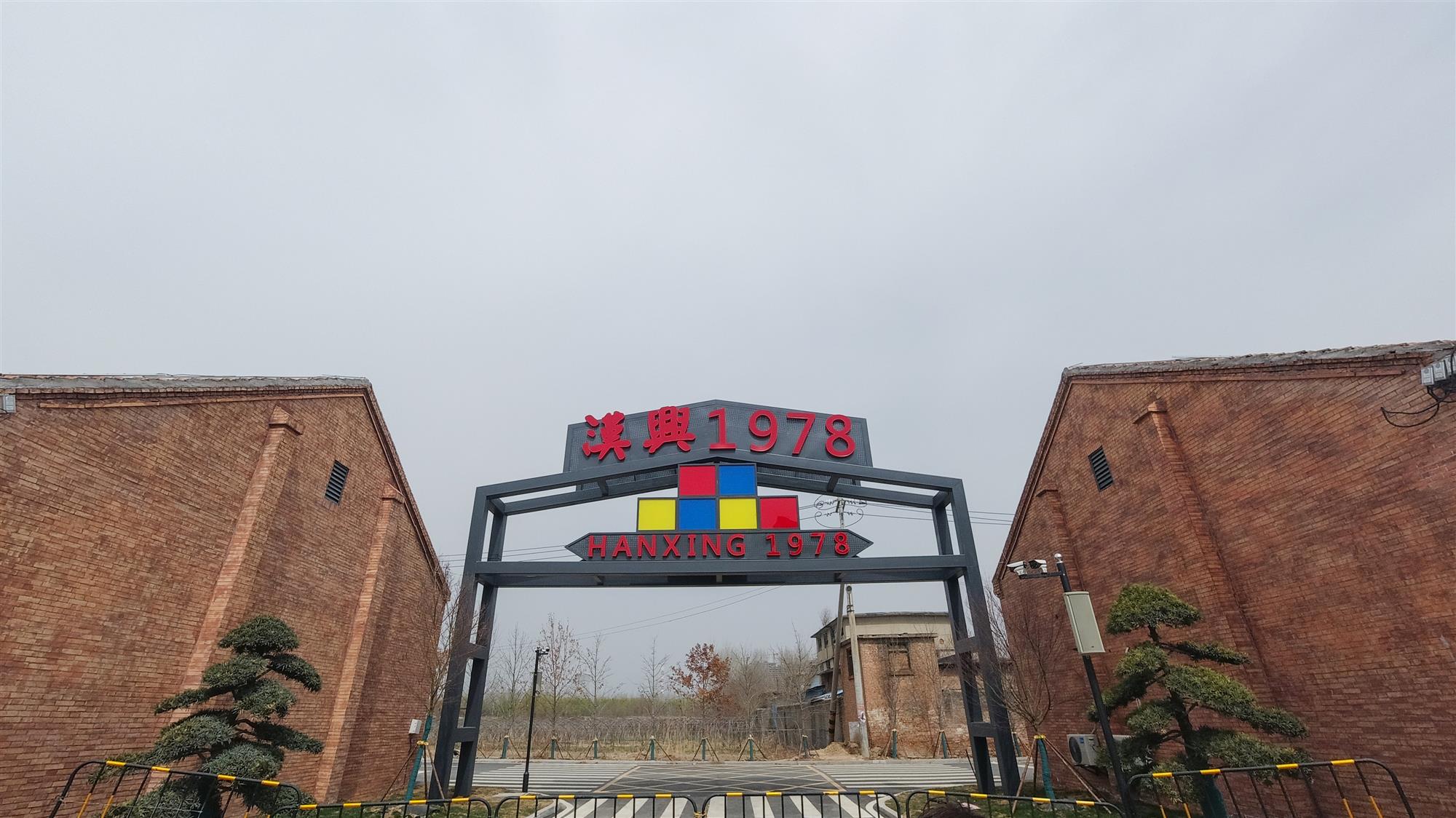南京雕塑厂家：景区不锈钢雕塑的现状