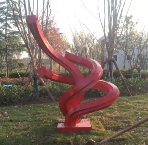 南京雕塑制作：不锈钢雕塑的优越性